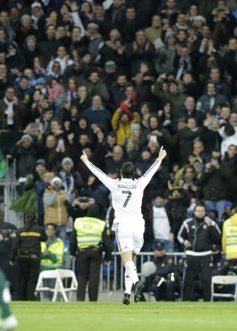 El delantero portugus Cristiano Ronaldo festeja una de sus conquistas en el partido frente al Celta de Vigo.