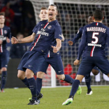 El sueco Zlatan Ibrahimovic (c) le dio el triunfo al Pars Saint Germain.