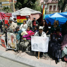 VIGILIA. Un grupo de vctimas en La Paz.