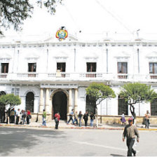 ALCALDA. Uno de los principales objetivos de la oposicin es retener la Alcalda de Sucre.