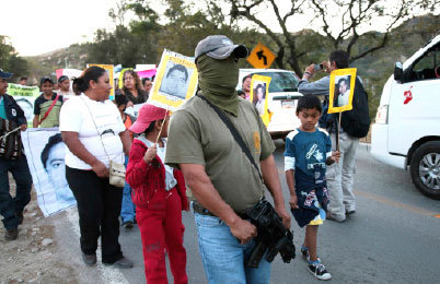 MARCHA. Protesta de familiares y simpatizantes de los 43 jvenes desaparecidos.