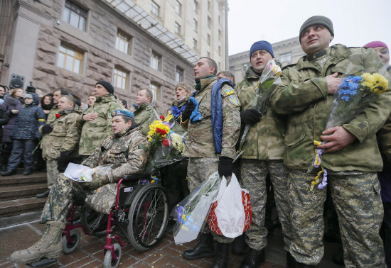 GUERRA. Soldados ucranianos en Kiev.