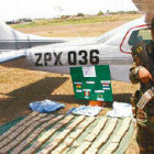 NARCOS. Los traficantes de droga usan avionetas para trasladar la sustancia de Per a Bolivia.