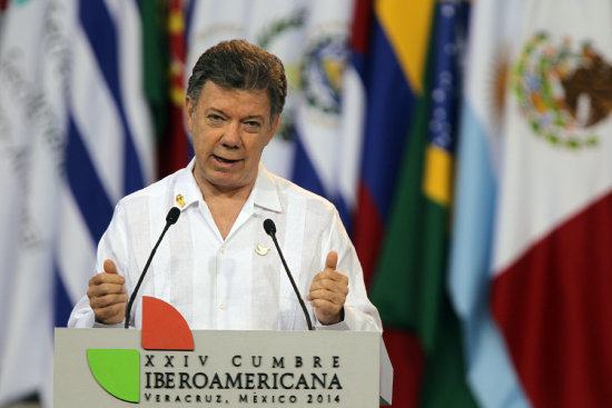 DILOGO. El presidente colombiano Juan Manuel Santos durante una conferencia de prensa.