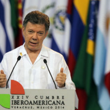 DILOGO. El presidente colombiano Juan Manuel Santos durante una conferencia de prensa.