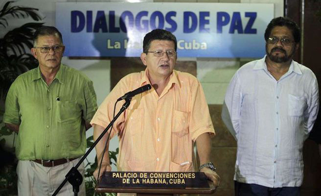 DILOGO. Delegados de las FARC brindan una conferencia de prensa en La Habana.