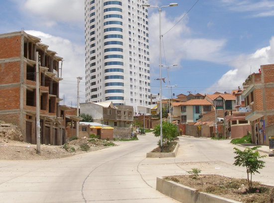 UBICACIN. Segn el Decreto Edil, la Feria de Navidad deber realizarse en la avenida Bolivariana y otras calles de la zona de Garcilazo.