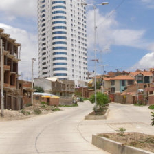 UBICACIN. Segn el Decreto Edil, la Feria de Navidad deber realizarse en la avenida Bolivariana y otras calles de la zona de Garcilazo.