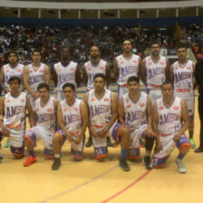 Amistad-Blacmar (arriba) y La Salle se enfrentarn esta noche, en Tarija, por un boleto para la final de la Liga.