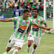 La celebracin del delantero Yasmani Duk luego de anotar uno de sus dos goles frente a Sport Boys.