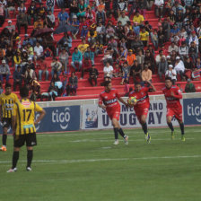 LIGA Con garra, Universitario gan 3-2 a The Strongest luego de remontar un 0-2