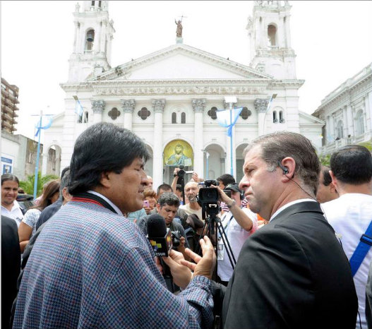 INTEGRACIN. El presidente Evo Morales durante una entrevista con medios internacionales, ayer, en Argentina.