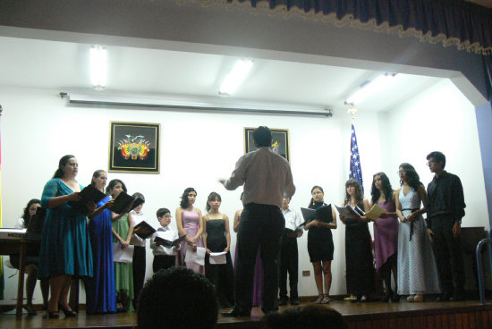 RECITAL. La presentacin del elenco de Novi Orbis anoche en el CBA.