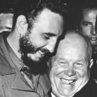 BLOQUEO. Fidel Castro junto al lder sovitico Nikita Kruschev en 1961, al inicio del embargo.