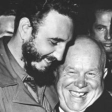 BLOQUEO. Fidel Castro junto al lder sovitico Nikita Kruschev en 1961, al inicio del embargo.