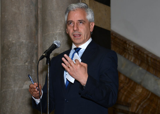 POSICIN. El presidente en ejercicio, lvaro Garca Lilnera, en rueda de prensa.