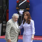 CUMBRE. El presidente de Uruguay, Jos Mujica y su homloga de Argentina, Cristina Fernndez.