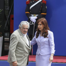 CUMBRE. El presidente de Uruguay, Jos Mujica y su homloga de Argentina, Cristina Fernndez.