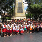 TALENTO. Los jvenes artistas que ayer salieron por las calles a animar las fiestas de fin de ao.