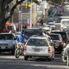 SUCRE. Una vista de la calle Pilinco, en la zona cntrica de la ciudad, con alto trfico vehicular a medioda.