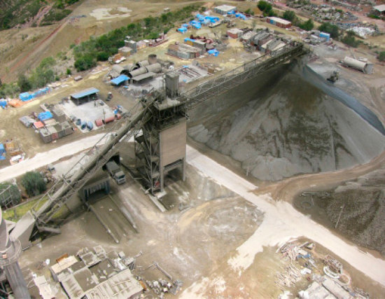 PLANTA. La actual planta industrial de la fbrica nacional de cemento en la zona de Cal Orck'o.