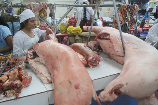 INCREMENTO. La venta de carne de cerdo aumenta con la cercana del Ao Nuevo.