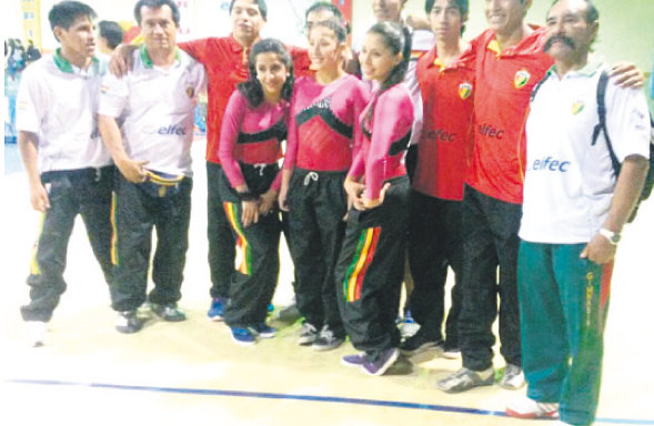 Algunos de los gimnastas de la seleccin boliviana, que a principios de mes cosecharon histricas medallas para el pas en torneos internacionales.