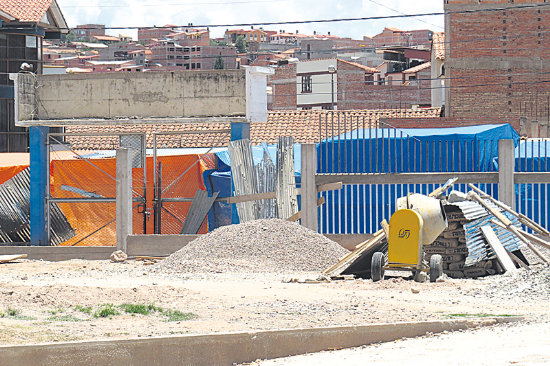 Las casetas de la feria navidea impiden el trabajo externo, obligando a trabajar en los mdulos internos al estadio.