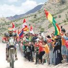 El Rally Dakar 2014 moviliz 245 mil turistas entre nacionales y extranjeros. En la imagen, el histrico ingreso del motociclista Chavo Salvatierra a territorio boliviano.