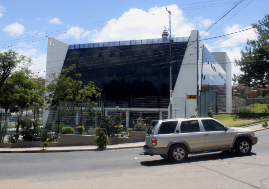 2015. Se inicia el trabajo en el Tribunal de Justicia; los litigantes podrn continuar con sus procesos.