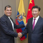 ACUERDO. Rafael Correa en su visita a China en busca de inversiones.