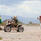 El piloto Wlter Nosiglia de Honda, ayer, en la tercera etapa del rally Dakar 2015 entre San Juan y Chilecito.