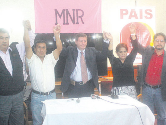 POSTULACIN. La presentacin de la alianza PAIS-MNR-PDC.