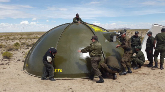 Policas de Sucre instalan su campamento en una parte de la ruta.