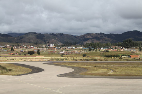 PERJUICIO. El aeropuerto Juana Azurduy no puede operar cuando la visibilidad es corta.