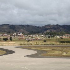 PERJUICIO. El aeropuerto Juana Azurduy no puede operar cuando la visibilidad es corta.