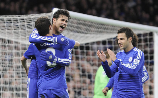 El festejo de los jugadores del Chelsea en la victoria sobre el Newcastle.