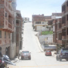 LLUVIAS. El agua llega en grandes cantidades al bajar por las calles en pendiente, inundando varias viviendas del lugar.