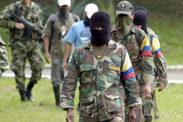 GUERRILLA. Miembros activos de las FARC en la selva de Colombia.