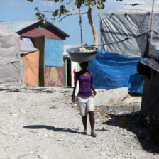 CRISIS. Miles de personas todava viven en campamentos cinco aos despus del terremoto.