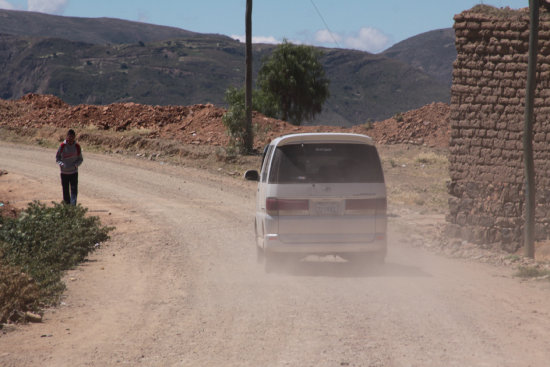 PRECAUCIN. Los caminos de la Red Vial Departamental estn saturados de humedad por las constantes lluvias de los ltimos das.