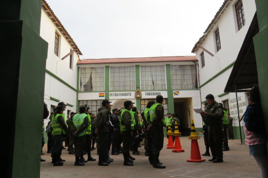 PERSONAL. La Polica incorpora a su plantel a egresados de la Esbapol.