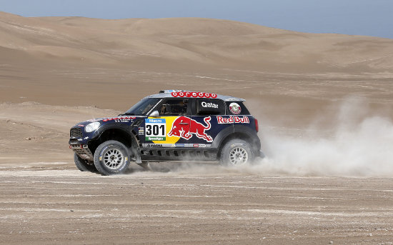 El catar Nasser Al Attiyah lidera cmodamente en autos.