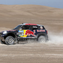 El catar Nasser Al Attiyah lidera cmodamente en autos.