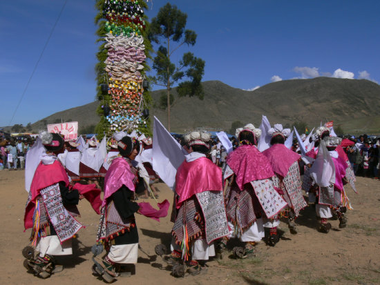 CULTURA. La expresin del Pujllay de la cultura yampara en Tarabuco durante el Carnaval, el tercer domingo de marzo.