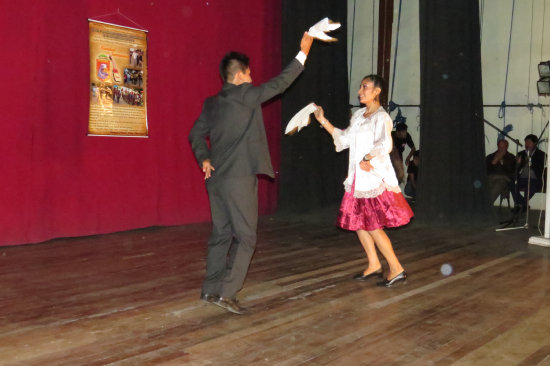 HOMENAJE. La presentacin de danza en memoria del maestro del charango Mauro Nez.