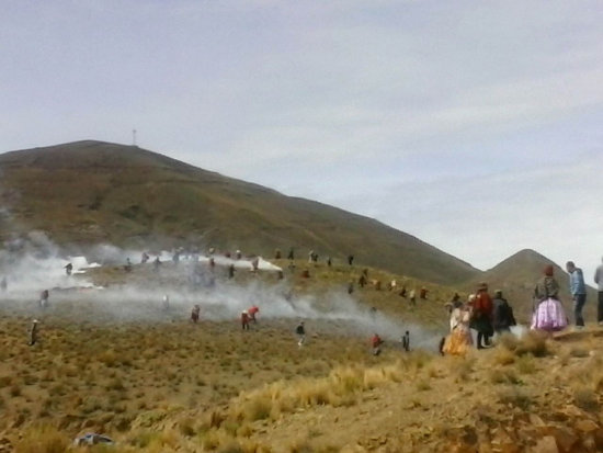 BLOQUEO. La medida de presin de los productores afect la ruta Potos-Oruro.