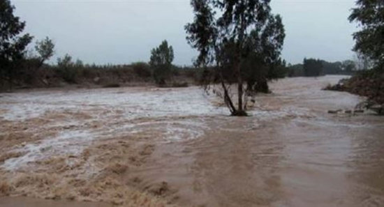 DESASTRE. Las intensas lluvias estn ocasionando el desborde de los ros.