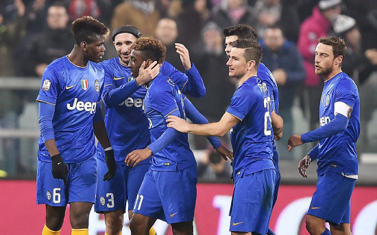 Los jugadores del Juventus celebran uno de los goles del triunfo.