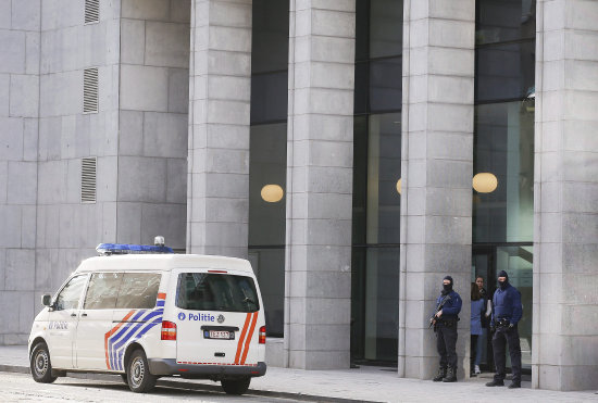 VIGILANCIA. A la seguridad policial en Bruselas se sumar el Ejrcito.